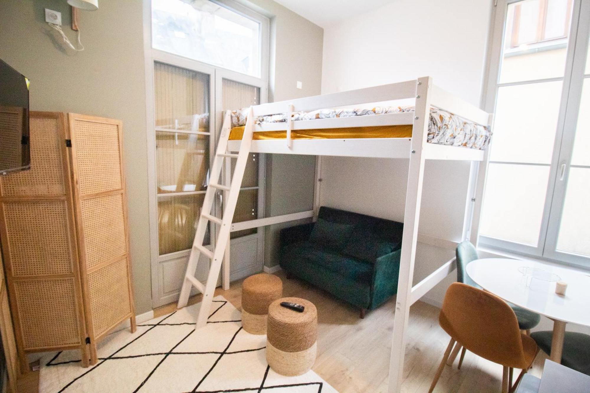 Saint Jacques, Apartment