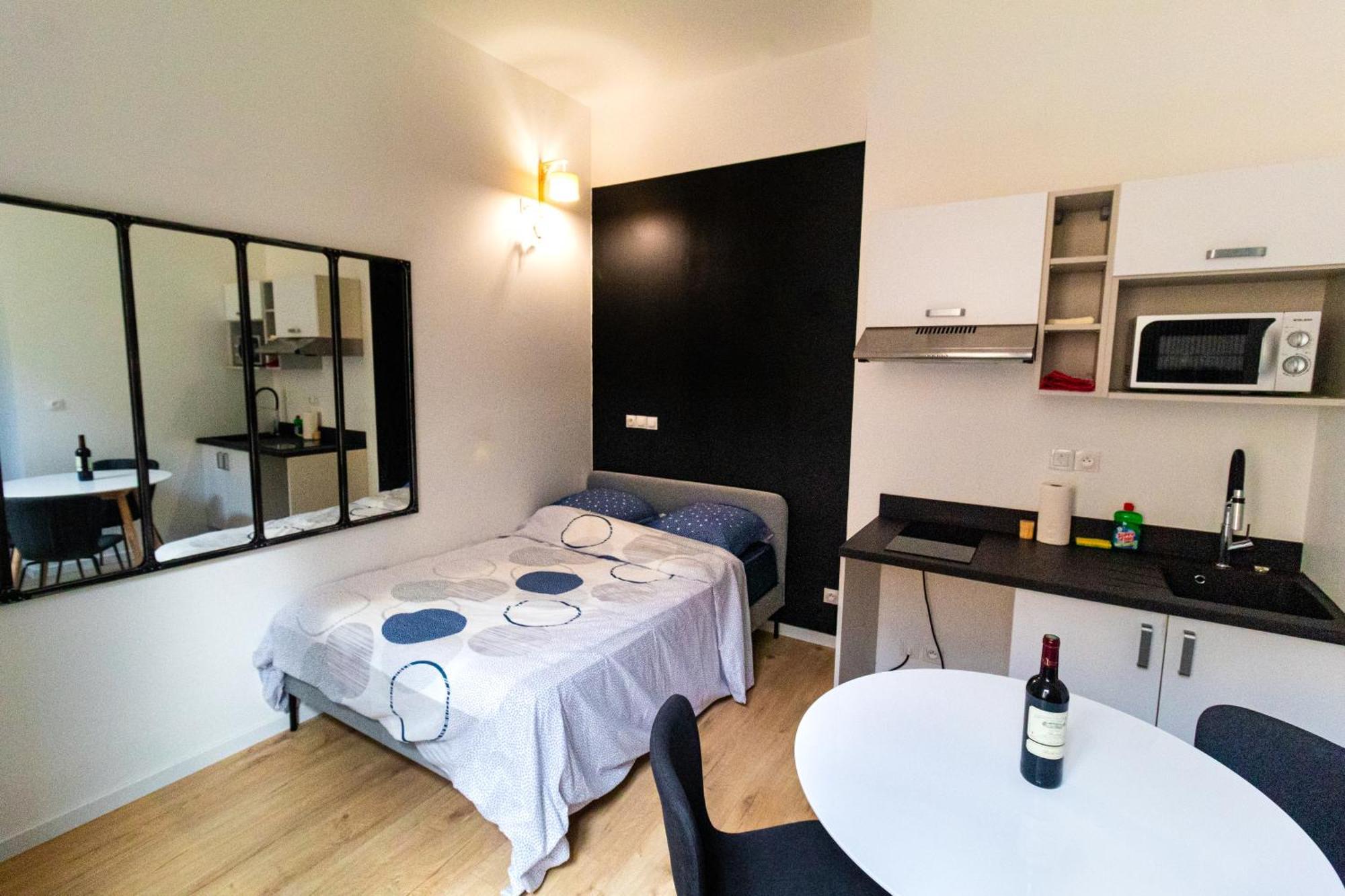 Apartment Saint Jacques, *